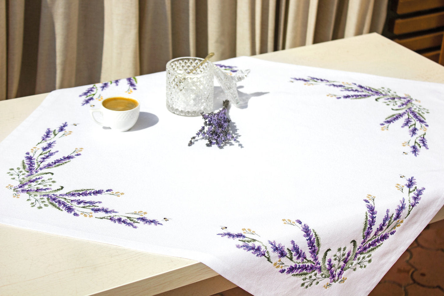 Table Topper - Cross Stitch Kit Table Cloth, FM007