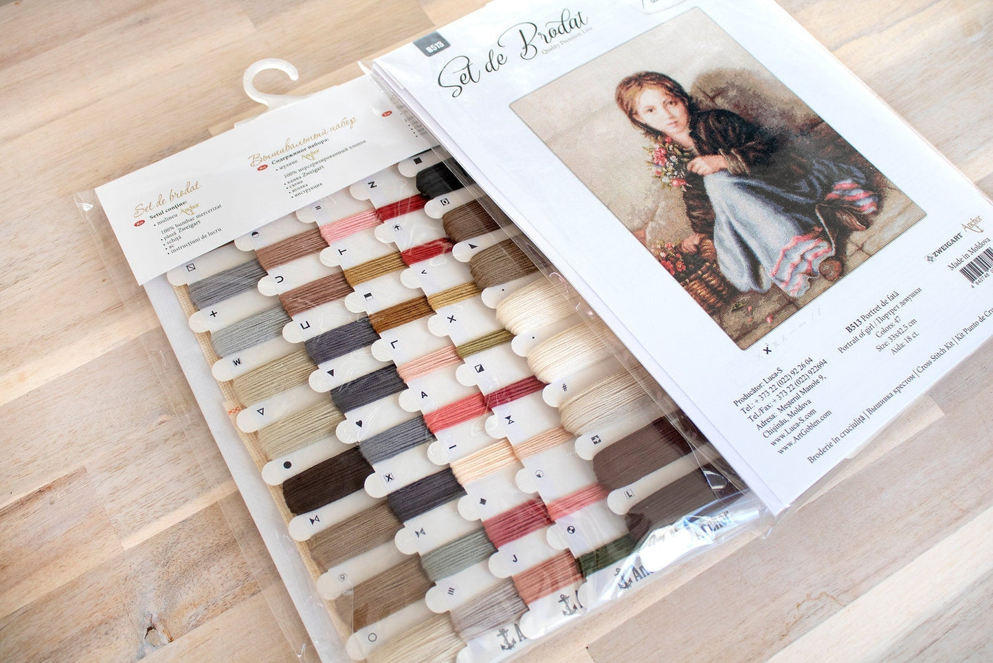 Cross Stitch Kit Luca-S - Girl Selling Flowers, B513
