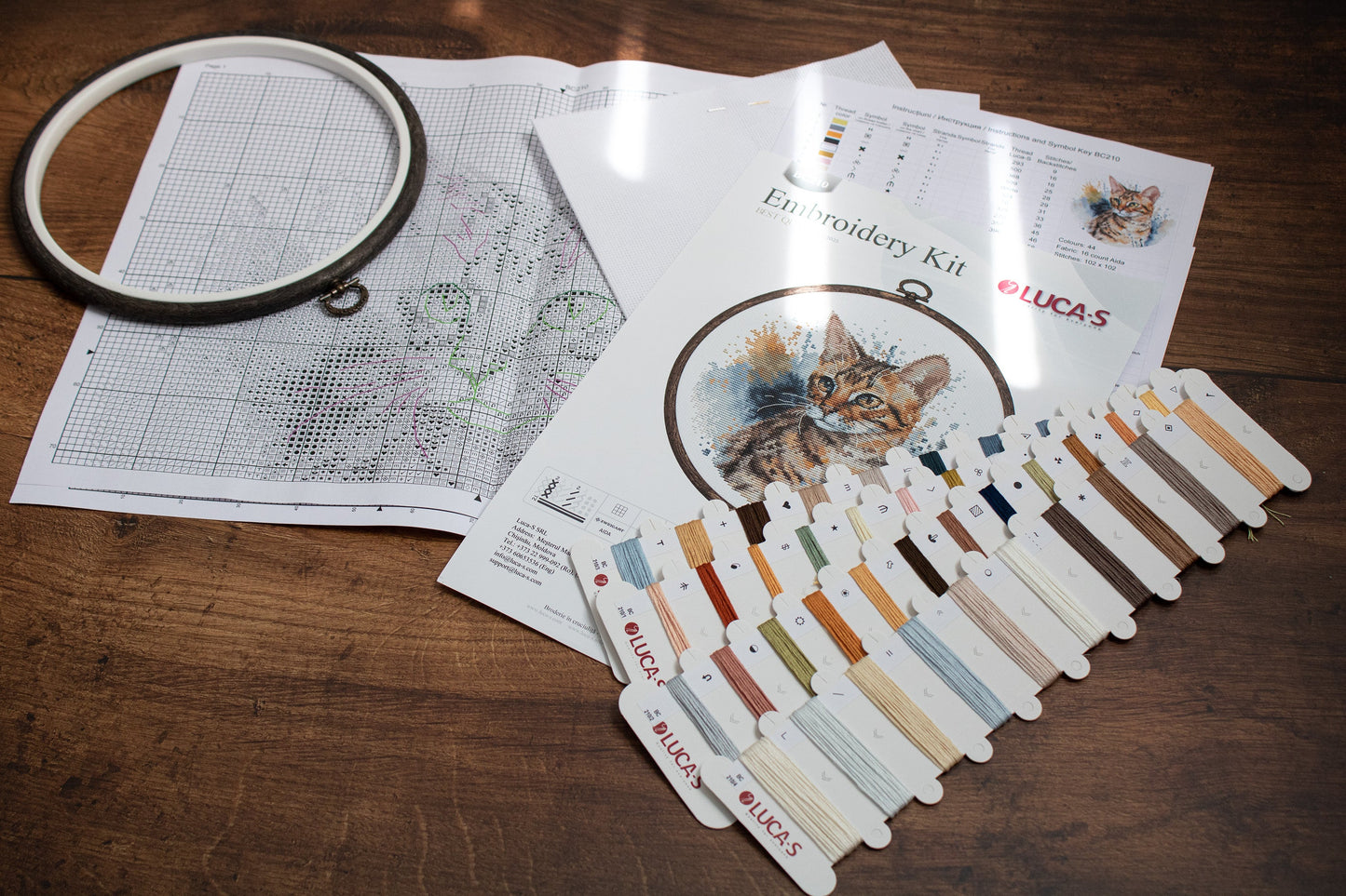 Cross Stitch Kit with Hoop Included Luca-S - The Bengal Cat, BC210