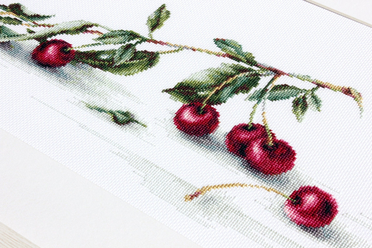 Cross Stitch Kit Luca-S - Cherry, B2252