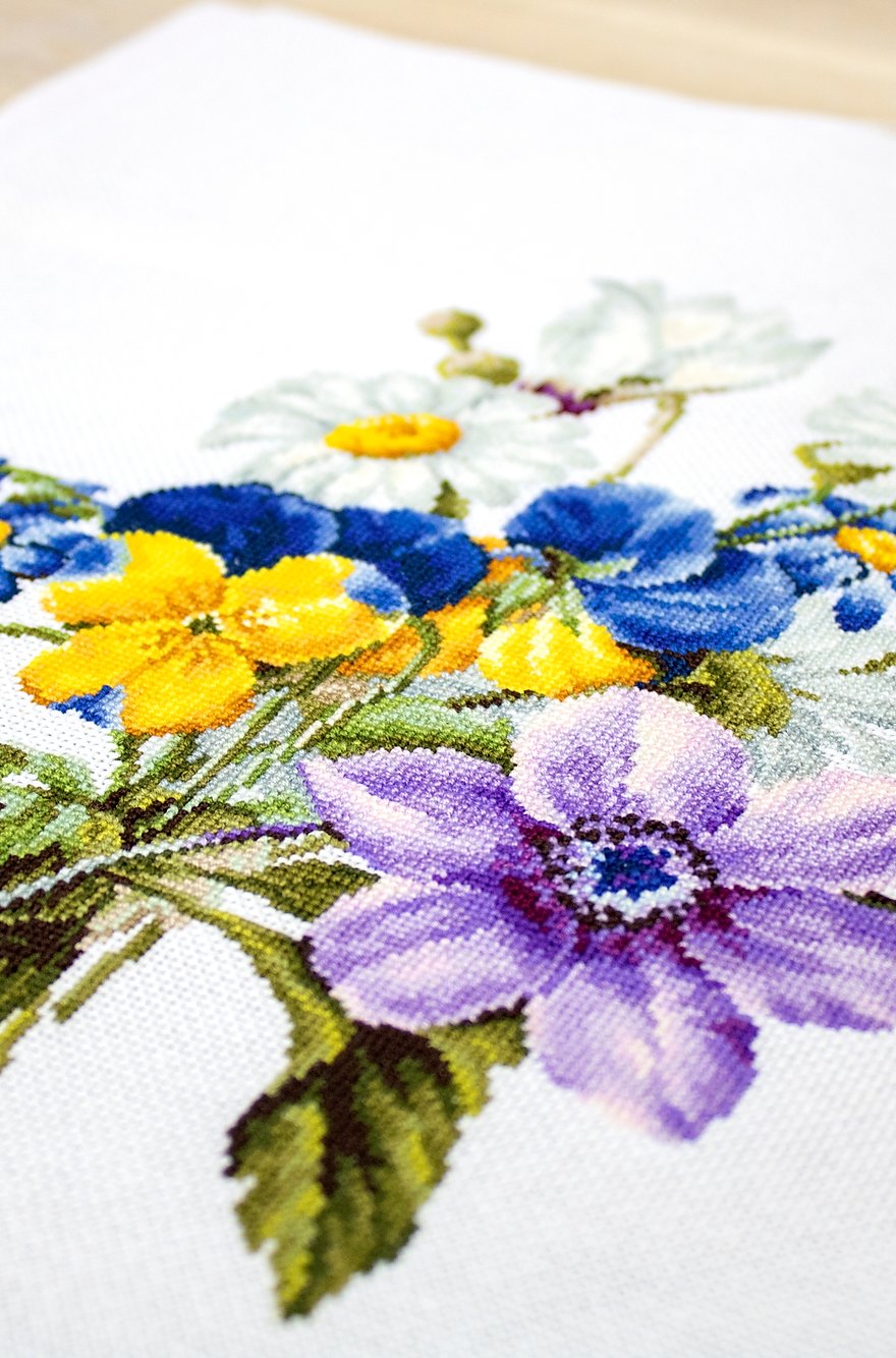 Cross Stitch Kit Luca-S - Flower Bouquet, B2348