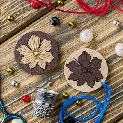 Magnetic Needle Holder - Wooden Needle Minder